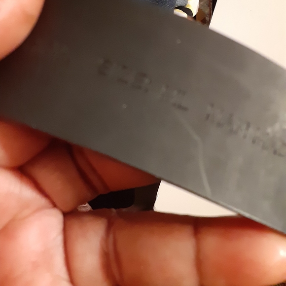 Amity black belt with faux chain links and bird pattern - Picture 12 of 12